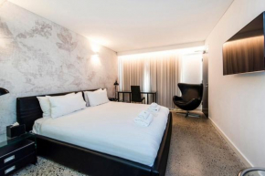 Private City Haven - Suite with Rooftop Terrace